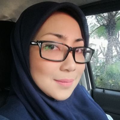 marinikamal's profile picture. Seorang pejuang yang adakala terkandas dalam perjuangannya! Seorang penulis yang tak akan lari dari penanya.