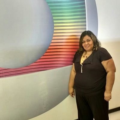 Sou amiga, sincera, as vezes grossa, gosto de ouvir as pessoas e acima de tudo sou uma orgulhosa serva de Deus