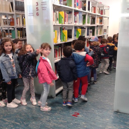 Biblioteca que vuela con las palabras, donde la lectura es la herramienta que nos hace iguales, solidarios y tolerantes.
Existimos desde 1985.