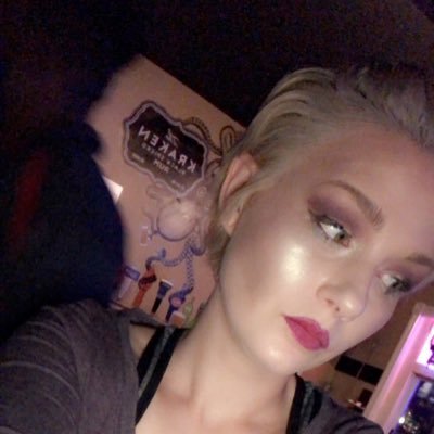 mother. wife. cosmetologist. hufflepuff. pans. 🏳️🌈❤️💖