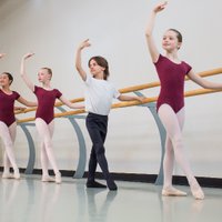 Alaska Dance Theatre (@akdancetheatre) 's Twitter Profile