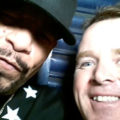 Artist and long-time fan of @FINALLEVEL
View my artwork at https://t.co/kBRzyg3DPN