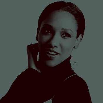 Brazilian source dedicated to the actress Candice Patton, currently as Iris West on The Flash. 
PT-BR/ENG