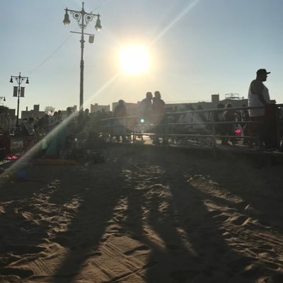 RowienaWarren's profile picture. 