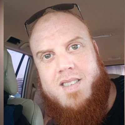 من ليس معنا فهو عدونا بلاد الحرمين ارضنا وترابها شرفنا والحزم خلاصنا والنصر سبيلنا والى العلياء باذن ربى طريقنا.
