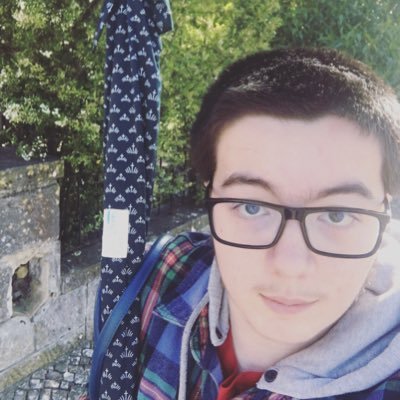 WhyMaro's profile picture. 20 • Polyglot • Graphic Designer • Photographer • Pianist • Business: whymaro@gmail.com