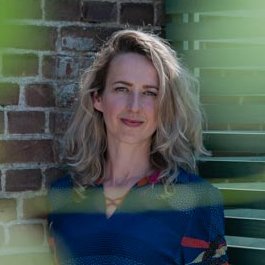 Uptimist by default| Anti-hokjes activist | 100% stadjer| stay curious| Co-Founder https://t.co/IbuW1fL6a7 | https://t.co/ahg6CAMEC8 |Yogi| podcast https://t.co/IhVhAbkeeC