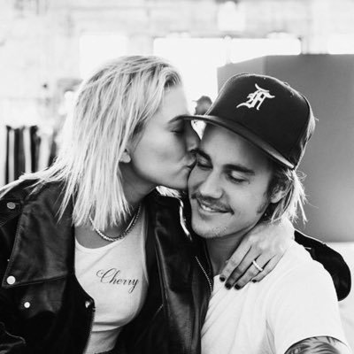 blessing your timeline with jailey pics and gifs