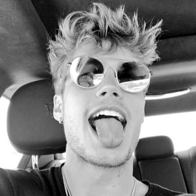 iamryanaiono's profile picture. հαѵεηϯ ψσմ εѵεɾ ςεεη α Թɾίηɕε ɓείηɡ α ɓαδ ɓίϯɕհ       💔