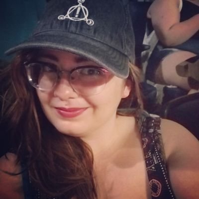 ArcaneThought's profile picture. I'm not slim but I'm real shady