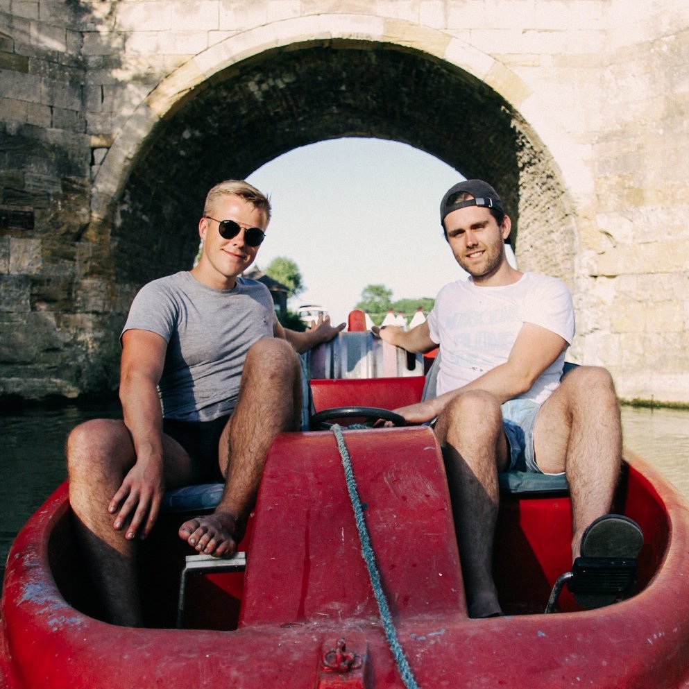 From Lechlade to Teddington Lock, across 206km, in approximately 8 days in a pedalo. https://t.co/B3MizNJtNc 
#PedaloBros