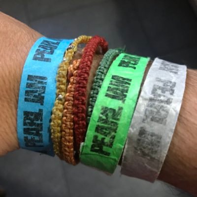 joan_enric's profile picture. One, two, three, four, five against one.