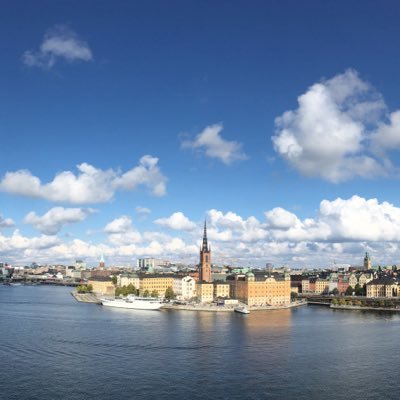 langlabtweets's profile picture. 