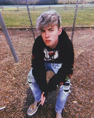 Just a boy loving my fans,family and ofc @radxxmars 💞since when did I deserve her?