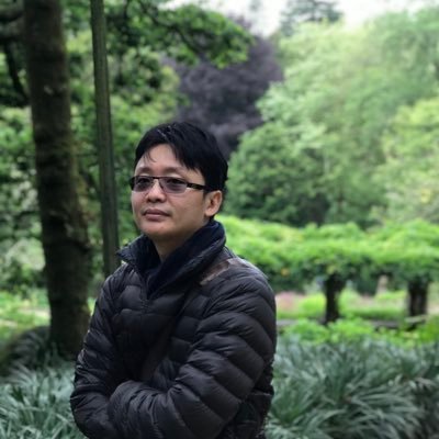 ~Specialist Solutions Architect at AWS~. tweets & opinions are my own.
