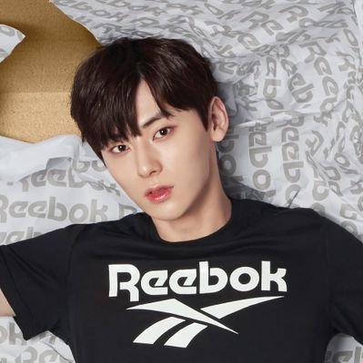 byeolyangi's profile picture. Socially awkward kitty. 😺 ?!^$*@?! local gom named me as mark collector but im just a mark bot 😔