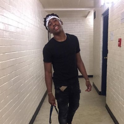 paper chasing 💰🏃🏽♂️💨 moving ⬆️ in life 🤔