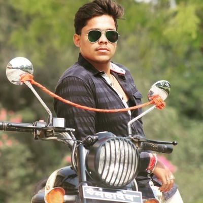 King_SHUBHANSU's profile picture. ज़िन्दगी में अपनों से बड़ों को
प्रणाम करना सीखिए
क्योंकि
प्रणाम, परिणाम बदल देता है।