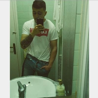 thejavirs11's profile picture. Hoy en día sabemos el precio de todo y el valor de nada RCD💙🤍~GALIFORNIA)