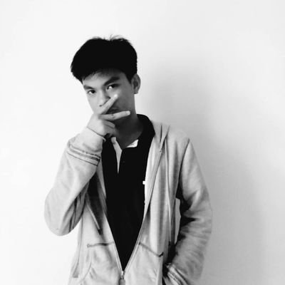 A guy with a smashing smile, a pulverizing attitude, bashing sense of humor and a really broken ❤ Ig:znerouma 👑
