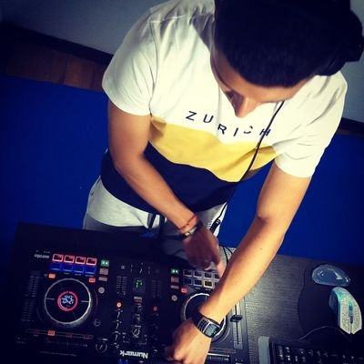 Jorge Cárdenas (George C)
Never give up!
#Economist 📊
#MTB 🚵🏽
#DJ 🎧
Manizales,Colombia