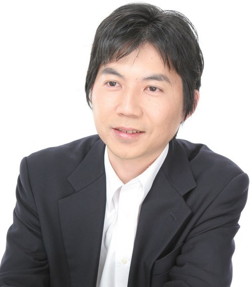 5年間東京港区の小学校3校のスクールカウンセラー歴任。不登校・いじめ・学級崩壊など、子ども、保護者、先生からの相談は1000件以上。現在千代田区麹町にて教育相談。いじめ問題の勉強会、子育て講座、スクールカウンセラー養成講座を実施。2009年ハーフマラソン完走。趣味はキャンプ、ジョグ。高3と中２の父。たぶん愛妻家（笑）