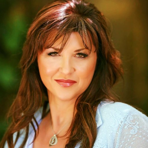 dermscienatural's profile picture. Skin Care, wellness, yoga, beauty and lifestyle - moving with grace, elegance and style while helping others along their path and intention