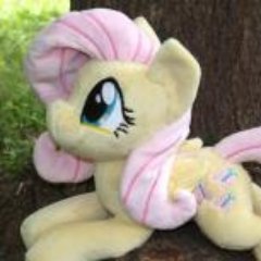 Full-time freelance plushie/traditional artist.  Commissions are currently CLOSED.  Ko-fi — https://t.co/D4wykHharr