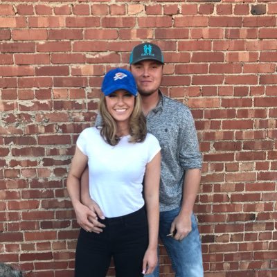 Jr_Holldaway's profile picture. Taught how to Dougie