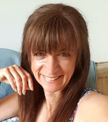 lorrainej121's profile picture. Artist