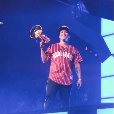 I love all kinds of music and all kinds of artists but @BrunoMars is the ultimate artist, performer, and musician! And I love him most:) HOOLIGANS, FB:)