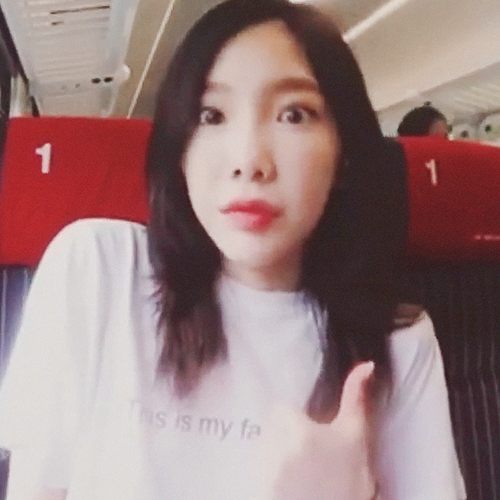 low quality pics serving high quality content of taeyeon