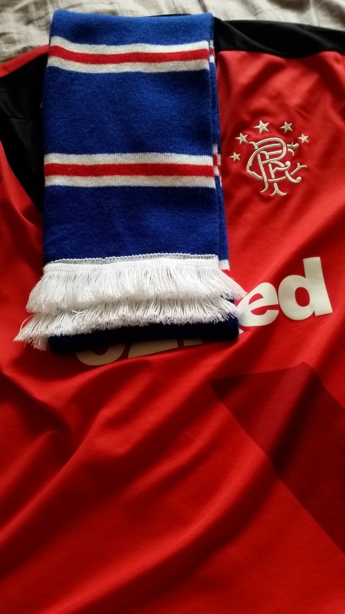 married 6yrs Dad to twin daughters an Rangers daft watp
