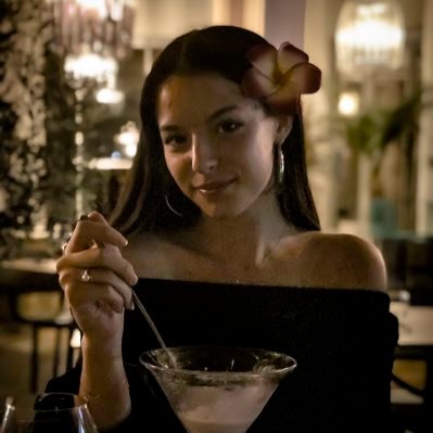 iloee1's profile picture. Ariana