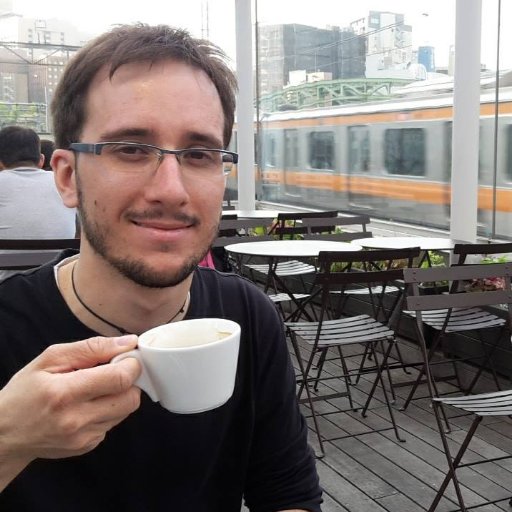 Milanese amante di Milano, trentenne+2, curioso. Mi piace scrivere ma lavoro anche con i numeri. Quando devo pensare, faccio un giro in tram.