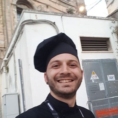 Italian #chef after an experience in #bari #london and other cities between restaurants pastry shops and pubs I am looking for new recipes. Born ready