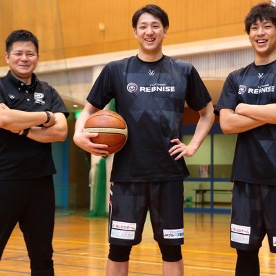 Bリーグ鹿児島レブナイズヘッドトレーナー。 鹿児島ユナイテッドFCアカデミートレーナー。いこま整骨院グループ代表。酒井医療講師。各種高校スポーツ、国体チーム多数。「足関節即緩和メソッド」「関節調整10秒プログラム」DVD。スポーツリカバリー筋膜リリースジェル監修。