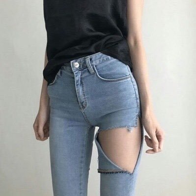 thin_luxury's profile picture. less food = more money • 19 • vegan • denmark • bpd • 5’6 • cw: 126 (??) • gw: 100