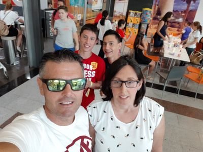 ENAMORADO DEL DEPORTE Y EN ESPECIAL DEL FÚTBOL Y DEL CICLISMO