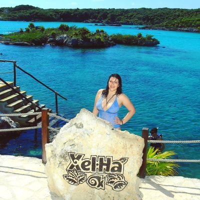 AndiieeGlezz's profile picture. 