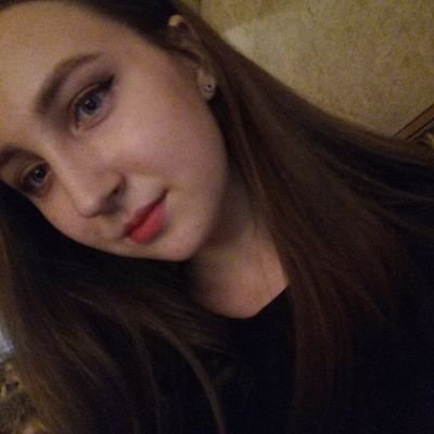 Люблю ногти, каверденс и бантосов🙆
олдстэн и просто красотуля👺