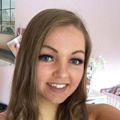 TCD graduate, work in retail and girly asthmatic with a long list of allergies and mcas