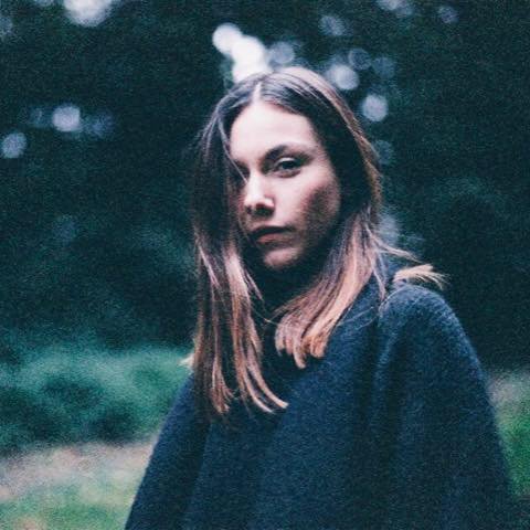 yannahalfering's profile picture. Freie Journalistin | Moderatorin @vice_de @funk