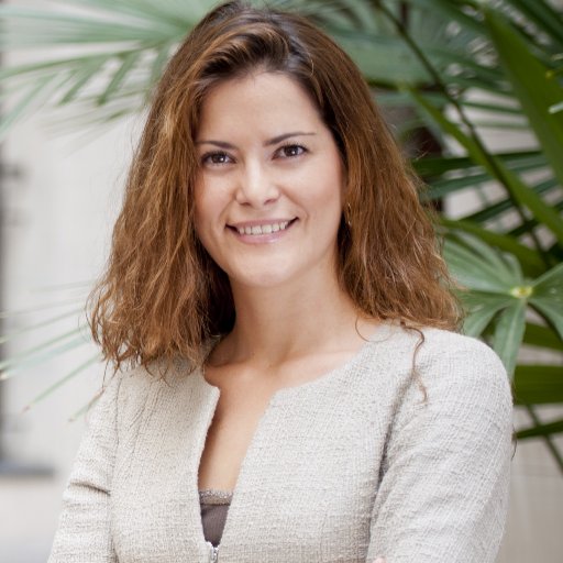 Familiar, energetic and intense. Passionate about transformations and long term sustainable impact. Love laughing, sleeping, and learning new things.