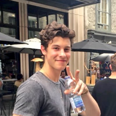 go follow @Jess98Mendes she just give you this follow🥳