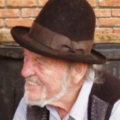 jamesoctav's profile picture. Ex agente de la KGB, funcionario ruso encubierto (espía) y aficionado al vodka de patata