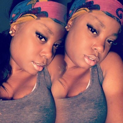 P R E TT Y B I T C H ..... 💙🤤