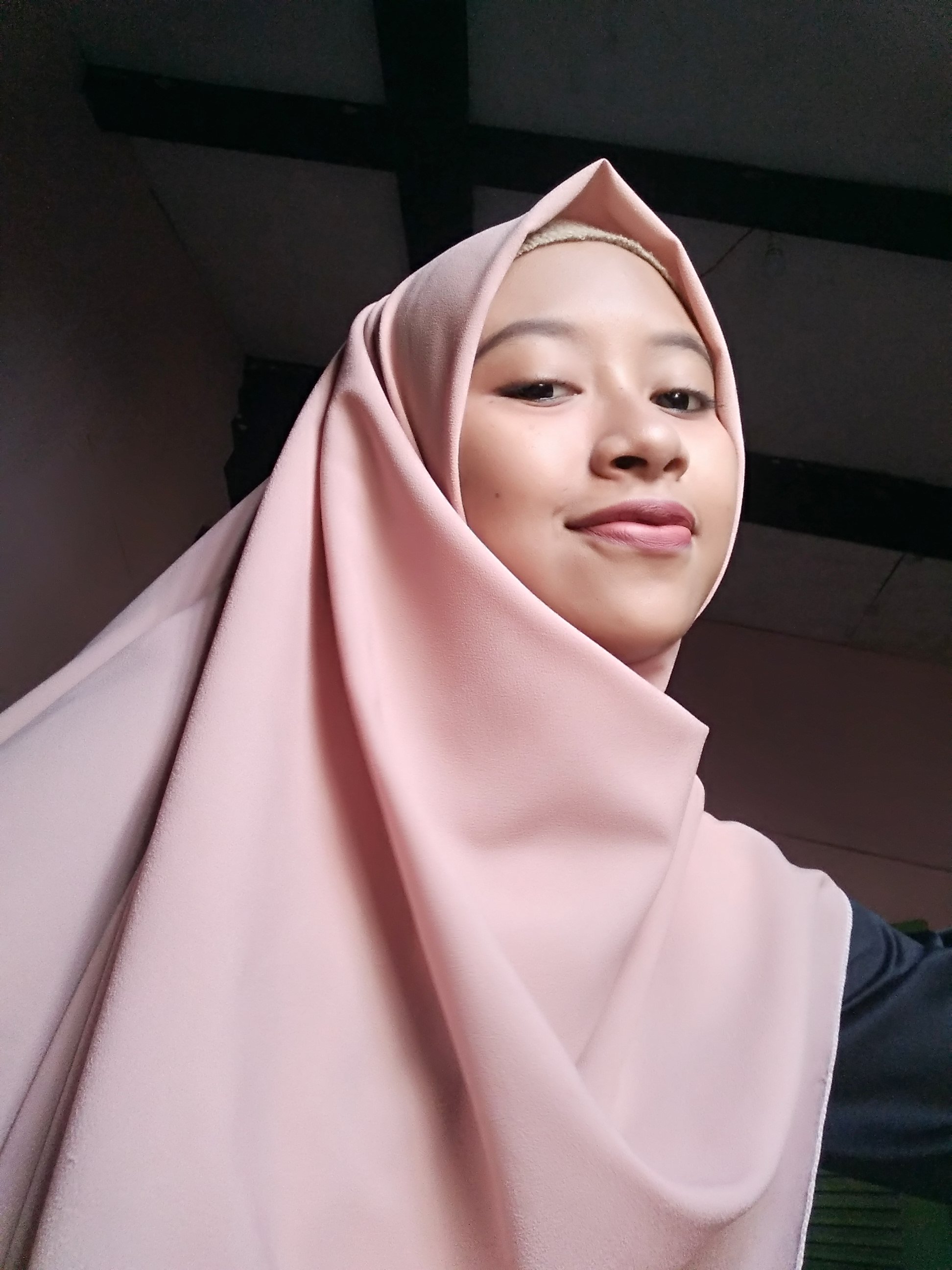 ishlahi_yeah's profile picture. cinta seorang santri lebih indah dan bermakna
karna ada batas yang sulit di jangkau,
dg itu cinta menjadi lebih indah karena RINDU :)