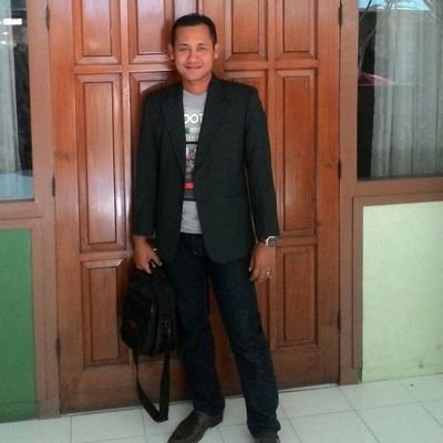 IkhsanMinarso's profile picture. Maju ayo maju tetap maju