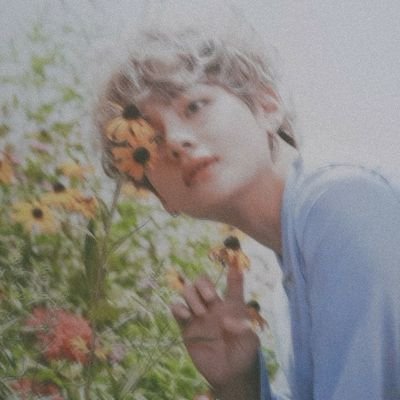 kim___3rA0m_'s profile picture. 〘 @bts_twt 〙 김태형 (뷔)  ﾌｫﾛﾊﾞ1230%  ☽ ⋆゜